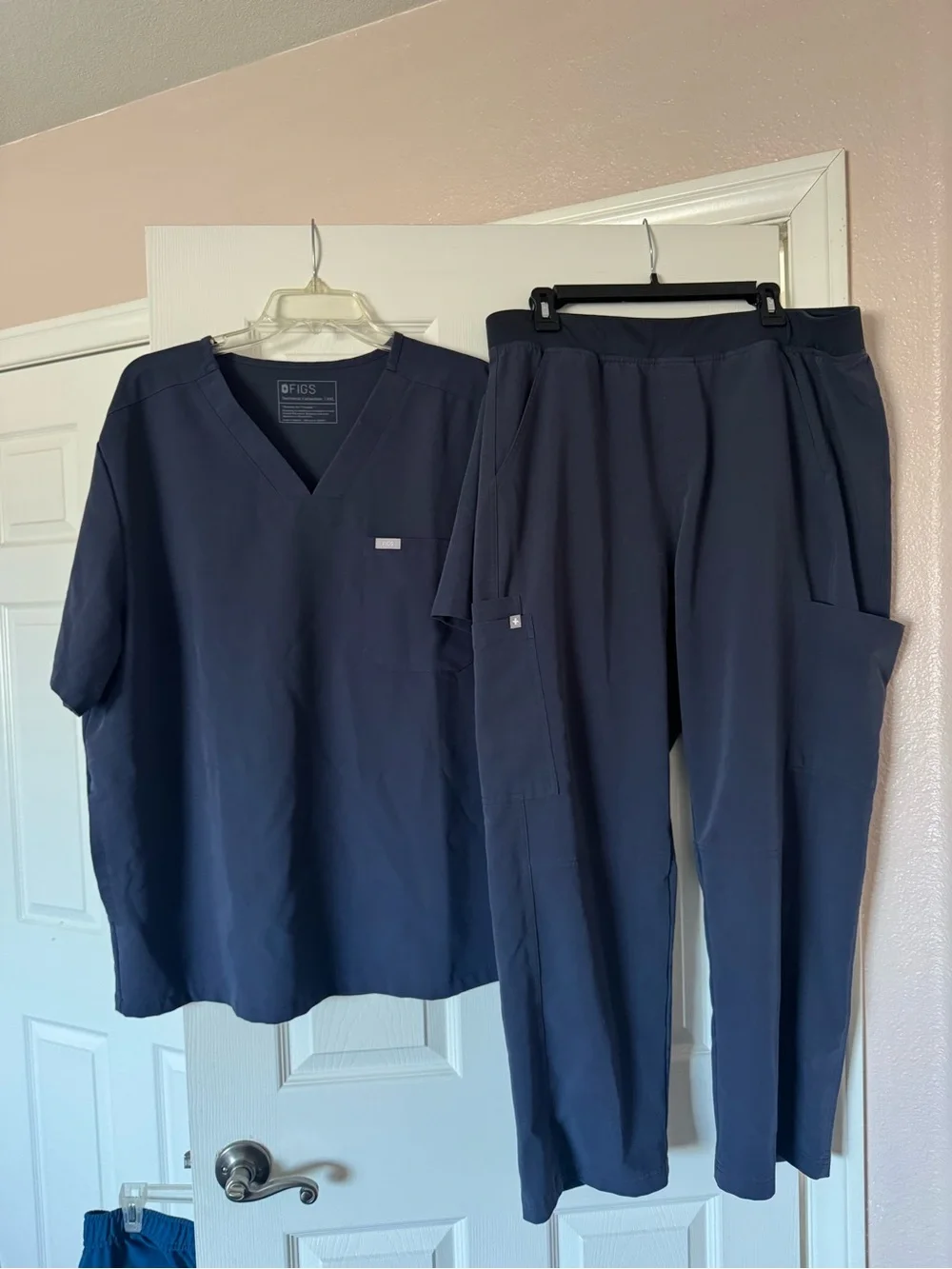 Men's Figs scrub set